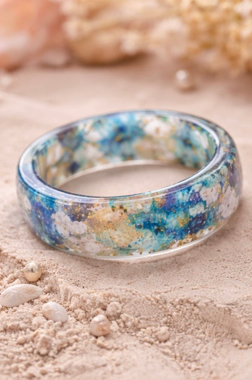 Miora Handcrafted Resin & Natural Flower Bangle (2 pieces)
