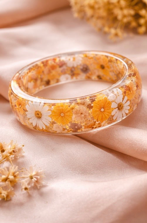 Miora Handcrafted Resin & Natural Flower Bangle (2 pieces)