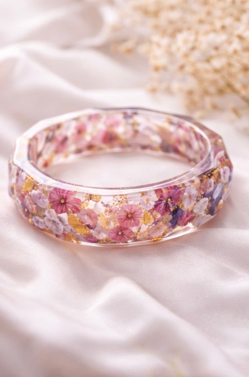 Miora Handcrafted Resin & Natural Flower Bangle (2 pieces)