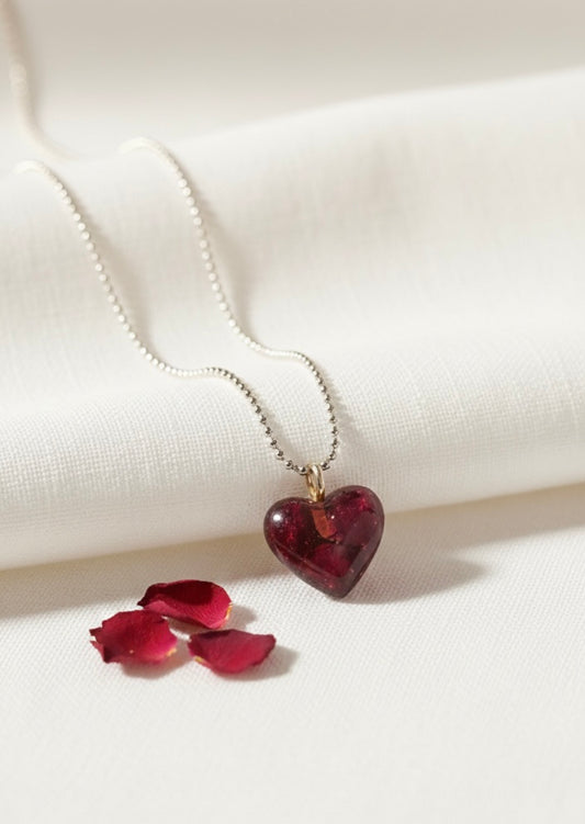 Miora Handcrafted Resin & Natural Flower Necklace