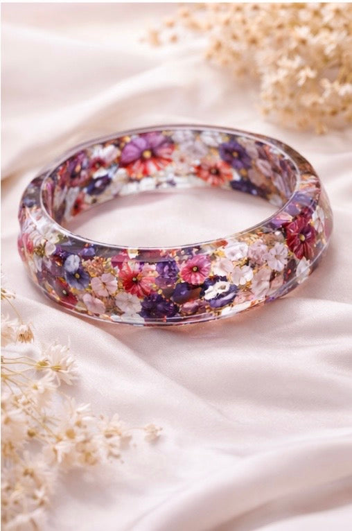 Miora Handcrafted Resin & Natural Flower Bangle (2 pieces)