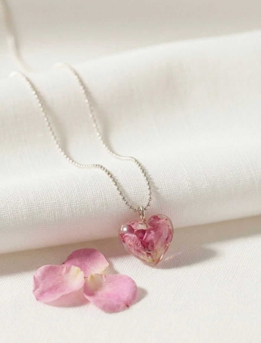 Miora Handcrafted Resin & Natural Flower Necklace