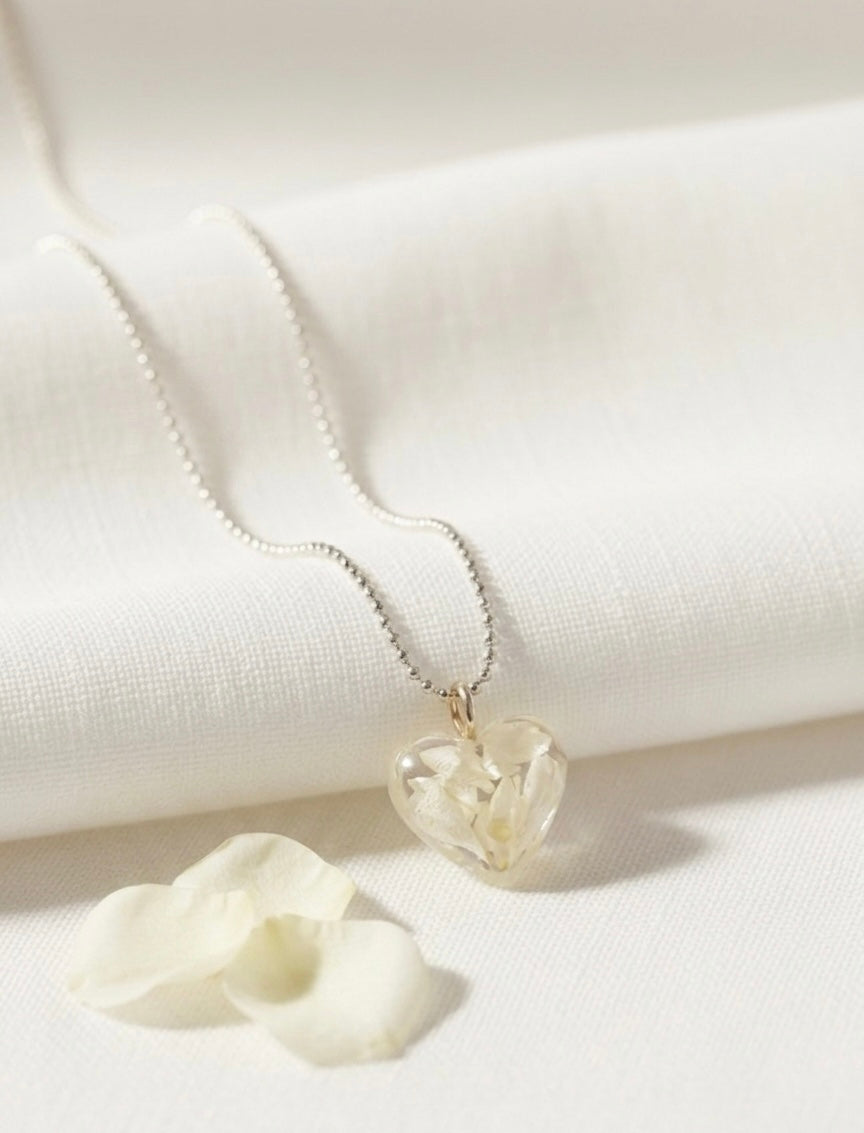 Miora Handcrafted Resin & Natural Flower Necklace
